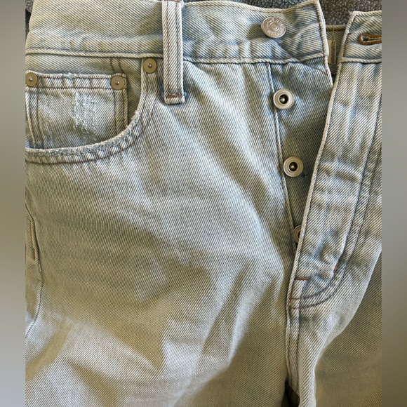 Madewell- mom Jean short - Picture 5 of 7